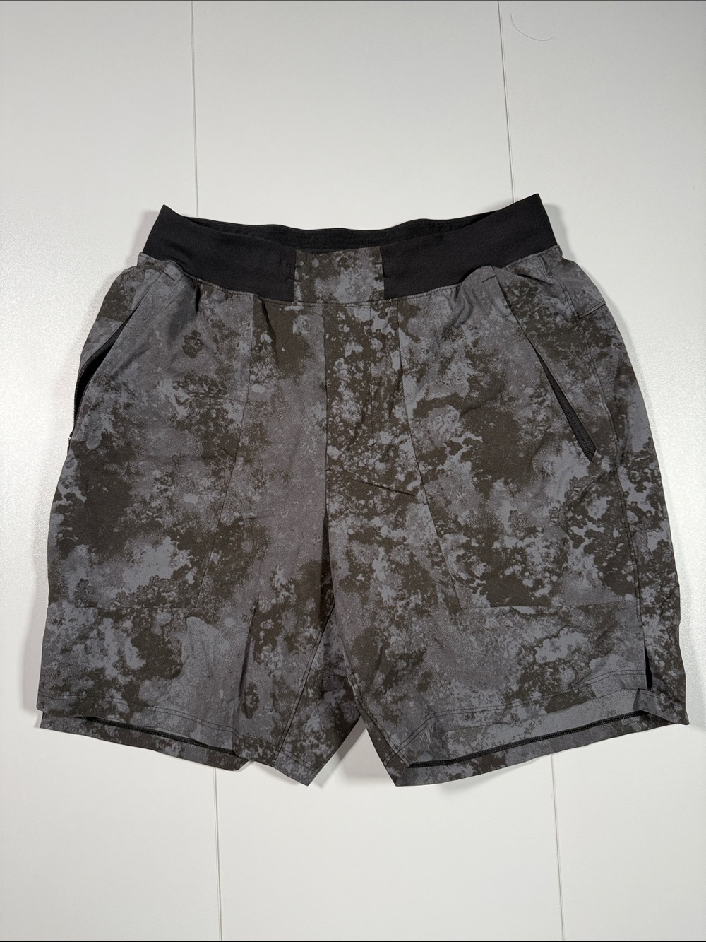 lululemon athletica Men's Gray and Black Camo-Print Athletic Shorts